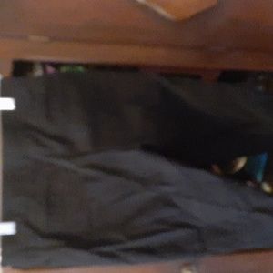Apt. 9 black capris sz 4P